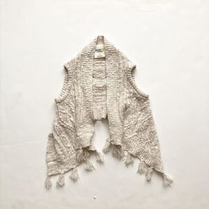 Genuine kids oatmeal knit tassel vest 18 months